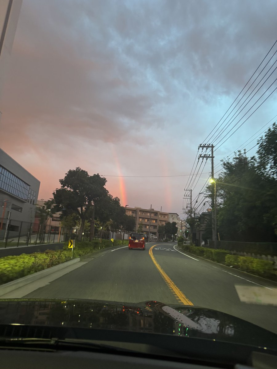 haseshun17's tweet photo. 朝5時の虹
薄暗くても虹はでるのか https://t.co/12J1yLjUvR