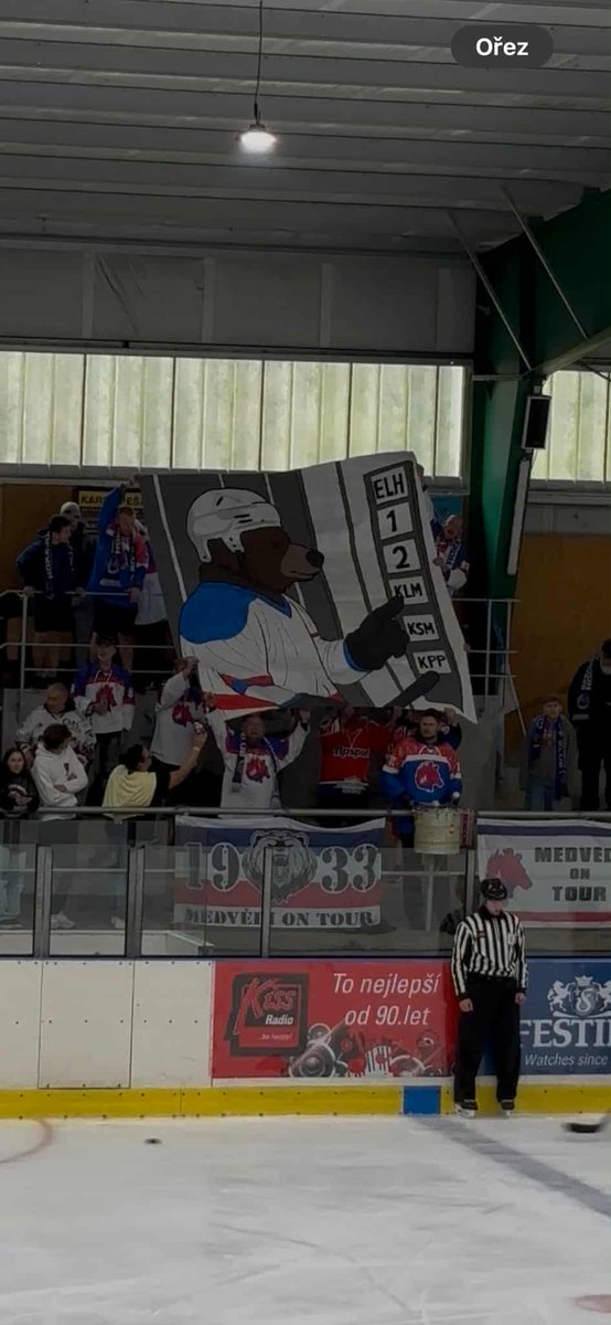 fkbmedvedi's tweet photo. Choreo v Černošicích. 💪🏻🐻
Medvědi nejlepší na ledě! 💙🤍❤️ https://t.co/rfKMonb266