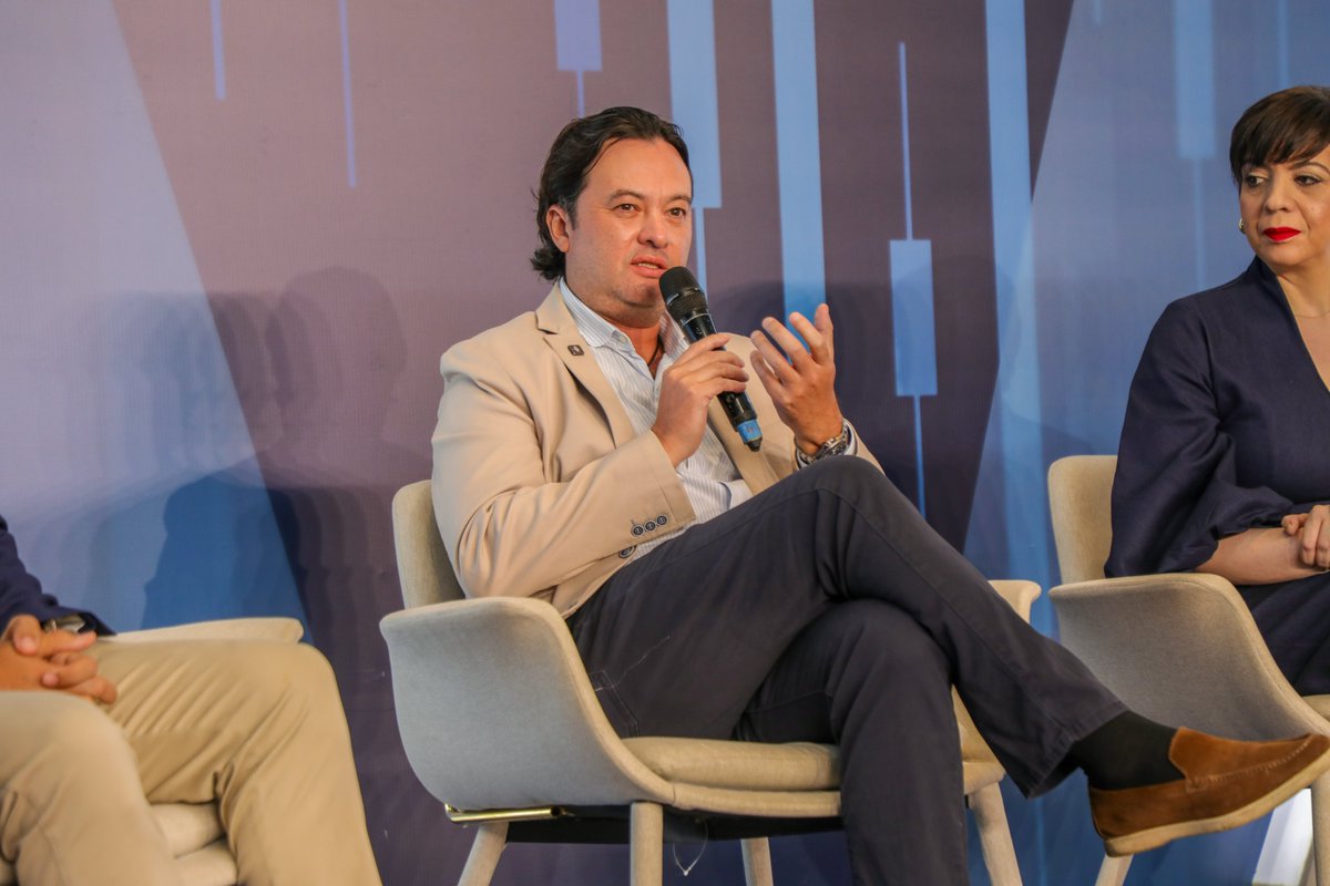 SIMVRDO's tweet image. Moderado por Claudia Pichardo, este panel reunió a Roberto Cabañas, Ángela Suazo  y Vasco Leal para hablar de cómo construir portafolios sólidos adaptados a distintos perfiles de riesgo.

#SIMV #CEVALDOM #ExpoMercadodeValores2025 #EXPOMV2025 #EducaciónFinanciera