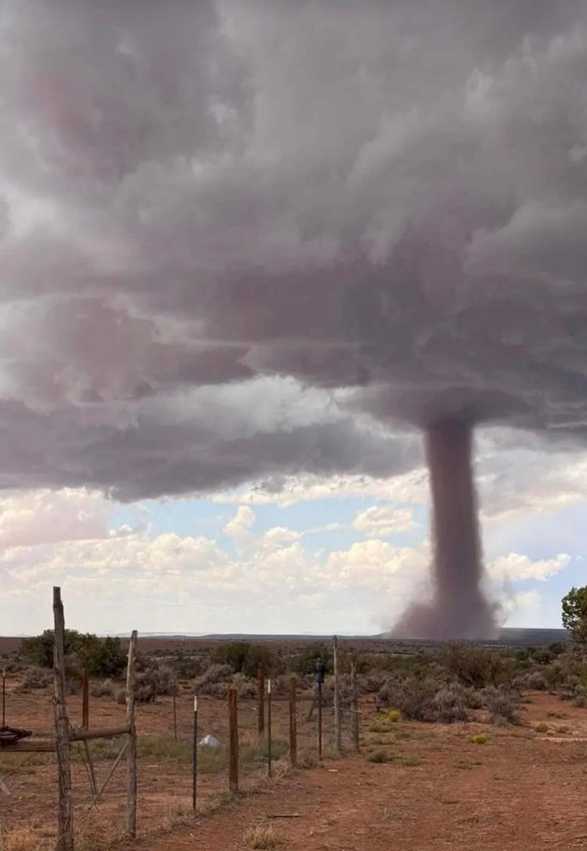 Alana Brophy (@alanabrophywx) on Twitter photo More shots of the tornado that touched down ~7miles away from Montezuma Creek, Utah. This is 1️⃣of 2️⃣ tornadoes today—the other was east of Monticello at the same time. Pics: NPD
Great shots of severe weather from SE Utah. No word on damage #utwx More shots of the tornado that touched down ~7miles away from Montezuma Creek, Utah. This is 1️⃣of 2️⃣ tornadoes today—the other was east of Monticello at the same time. Pics: NPD
Great shots of severe weather from SE Utah. No word on damage #utwx