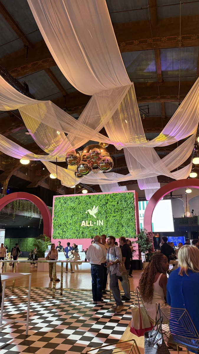 victoriahtml's tweet photo. Just wrapped @allinsummit #AllInSummit grateful for the community @chamath @jason @DavidSacks @friedberg built. Insights: @elonmusk starlink phone @zipline drones cut mortality @vladtenev tokenized stocks/ETFs @CathieDWood 7% GDP, BTC $3M @mcuban @costplusdrugs transparency https://t.co/0HRQKR6OC4
