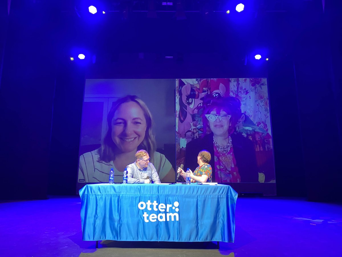 mercurialpony's tweet image. Was thrilled to see @AndreaLibman &amp;amp; @TabithaG67327 at #RuBronyCon today! I just wanna say it was an incredible delight having you guys at our con! It really means a lot and you helped make it that much more special! Much love and thank you for everything!!! &amp;lt;3