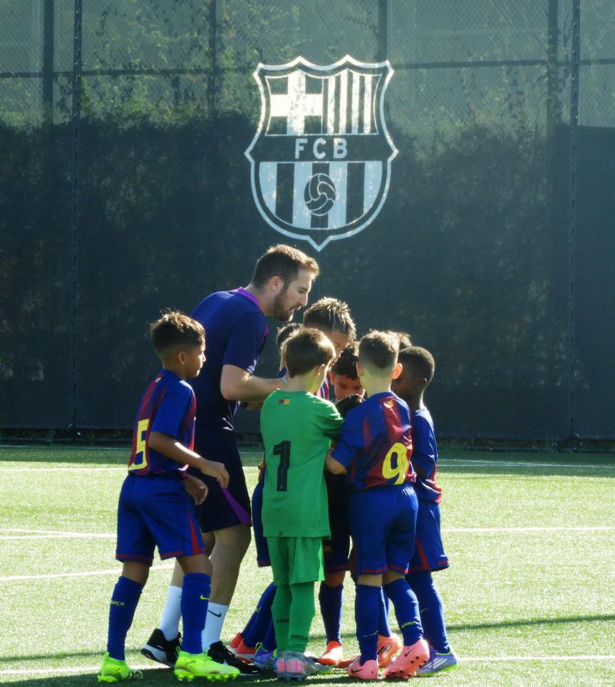 Nova etapa professional al <a href="/fcbmasia/">FC Barcelona - Masia</a> , el Club més gran del món! 🔵🔴

Ganes, sentiment i bonica responsabilitat de créixer amb i pel Club que sento des de petit.

Equipàs de jugadors i staff #S8A !

Temporada 25/26 🔛

#fcbmasia