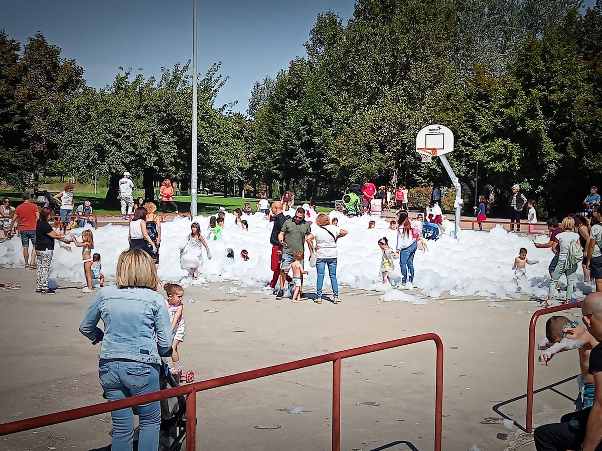 🔊La fiesta de la espuma uno de nuestros grandes atractivos para los peques😃😃😃