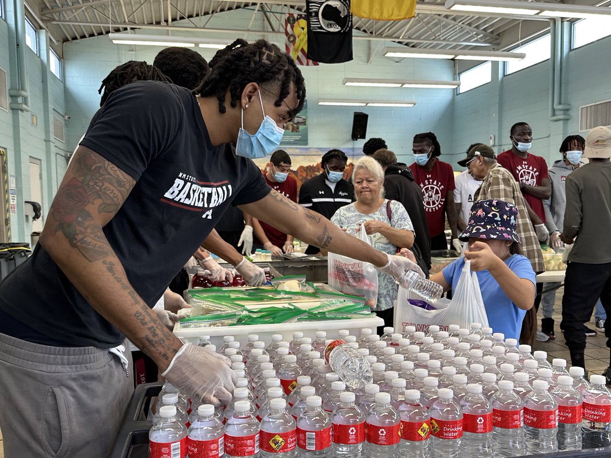 Grateful for the opportunity to give back at El Caldito Soup Kitchen today! Thank you for welcoming us and allowing us to serve alongside you in support of our community 🤠

#AggieUp