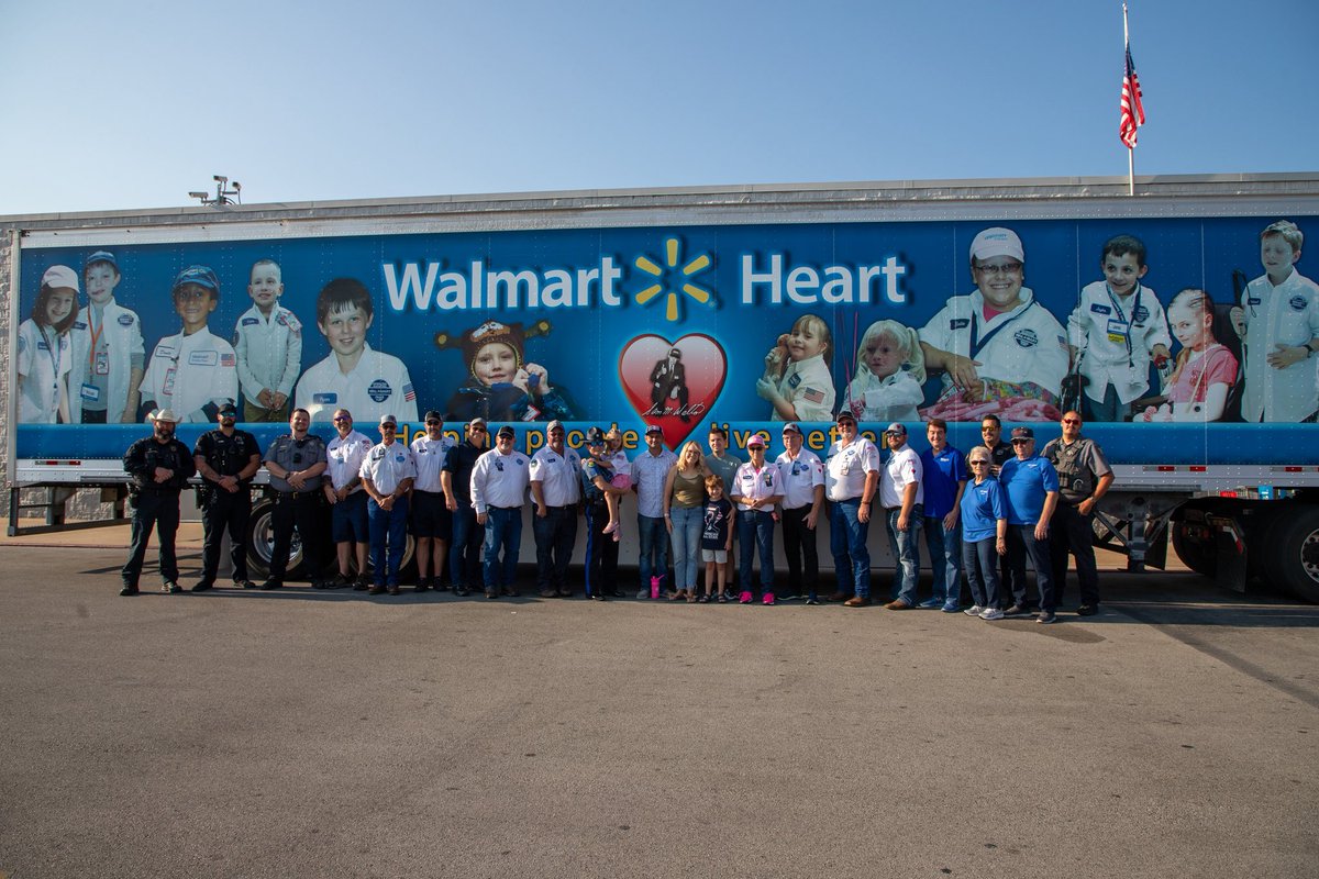 MSHPTrooperI's tweet photo. Truly honored to work alongside @Walmart for the Heart Event 💙 The impact they make for children is nothing short of inspiring. Thank you to @bransonPD and Taney County Sheriff’s Department for being part of this meaningful day. #HeartEvent https://t.co/S0pNYJkSeT