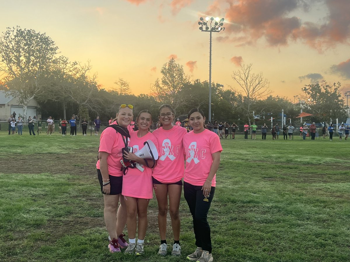 Congratulations to our Girls XC team for taking 1st place at the EC/Harlandale XC Meet! What a Great PINK OUT event! <a href="/ArriolaSuzette/">Suzette Arriola</a> <a href="/_360athletics/">360 Athletics</a> <a href="/_ECAthletics/">ECHS Hornet Athletics</a> <a href="/_ECCrosscountry/">EC Cross Country /TrackNField</a>