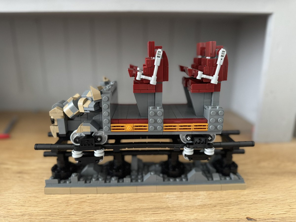 Love my Lego Taron piece from @coasterbricks can’t wait to get more 😊

#Lego #afol #taron #phantasialand