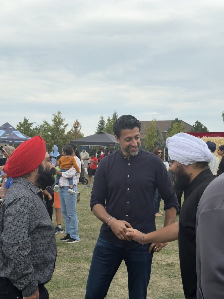 MSidhuLiberal's tweet image. Today, I joined the community in #BramptonEast to celebrate Councillor Rod Power and his incredible work! 👏 From new parks 🌳 to our national school food program 🥪 and local projects like the Claireville North Trail 🚶—teamwork and collaboration make big things happen! 💪🇨🇦