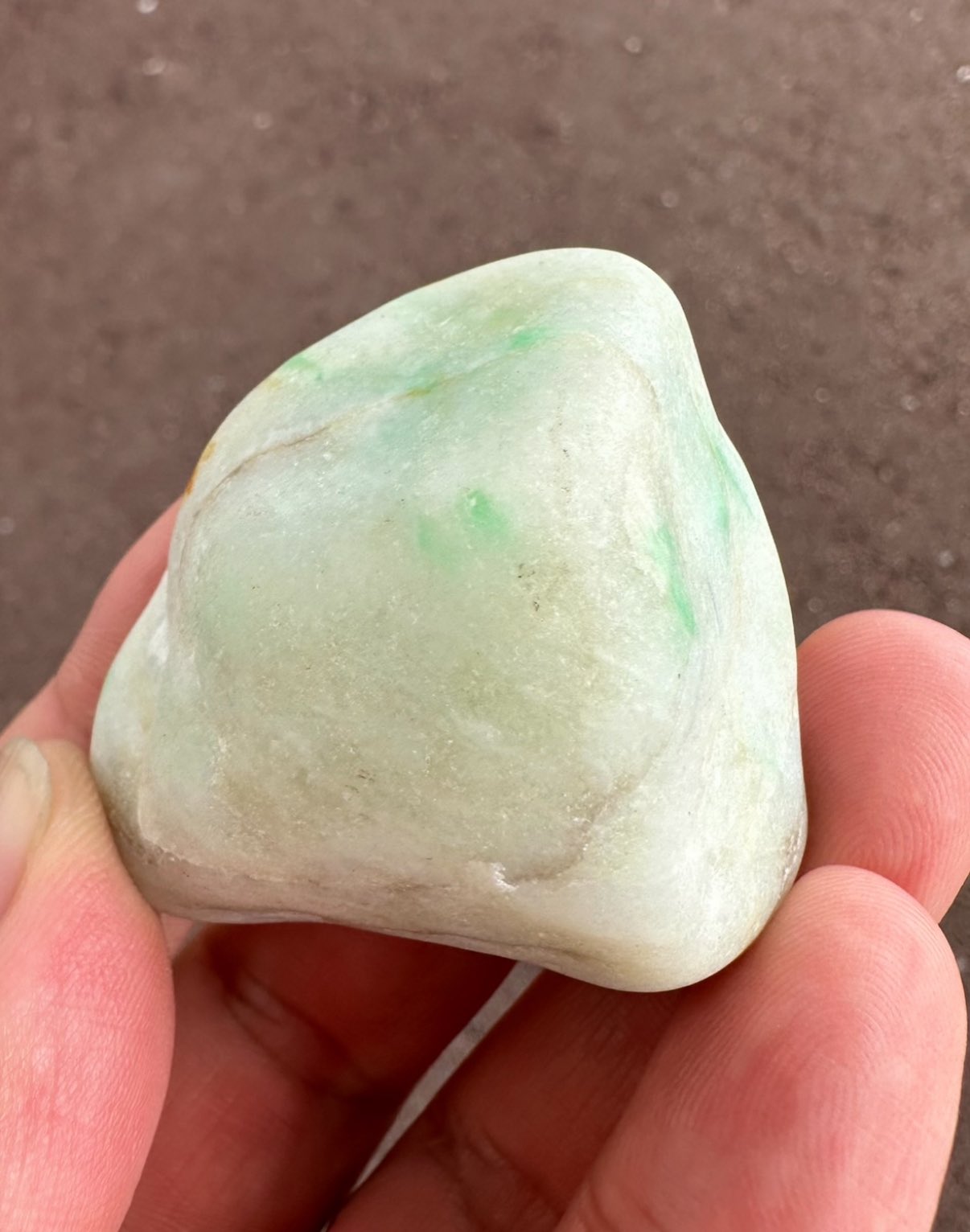 糸魚川翡翠　高透過　白アップルグリーン　大きめ　267g 糸魚川翡翠 高透過 白アップルグリーン 大きめ 267g 糸魚川翡翠 高透過