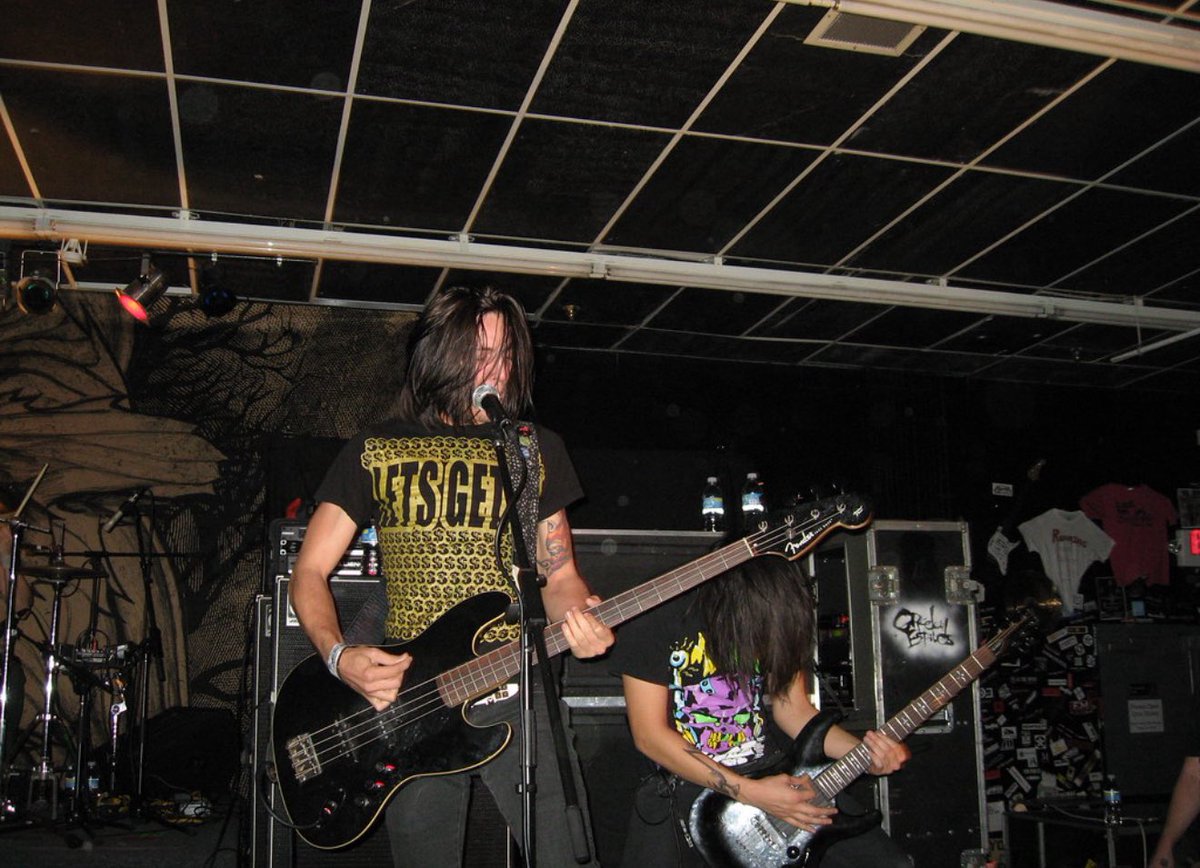 T E L L E tweet media