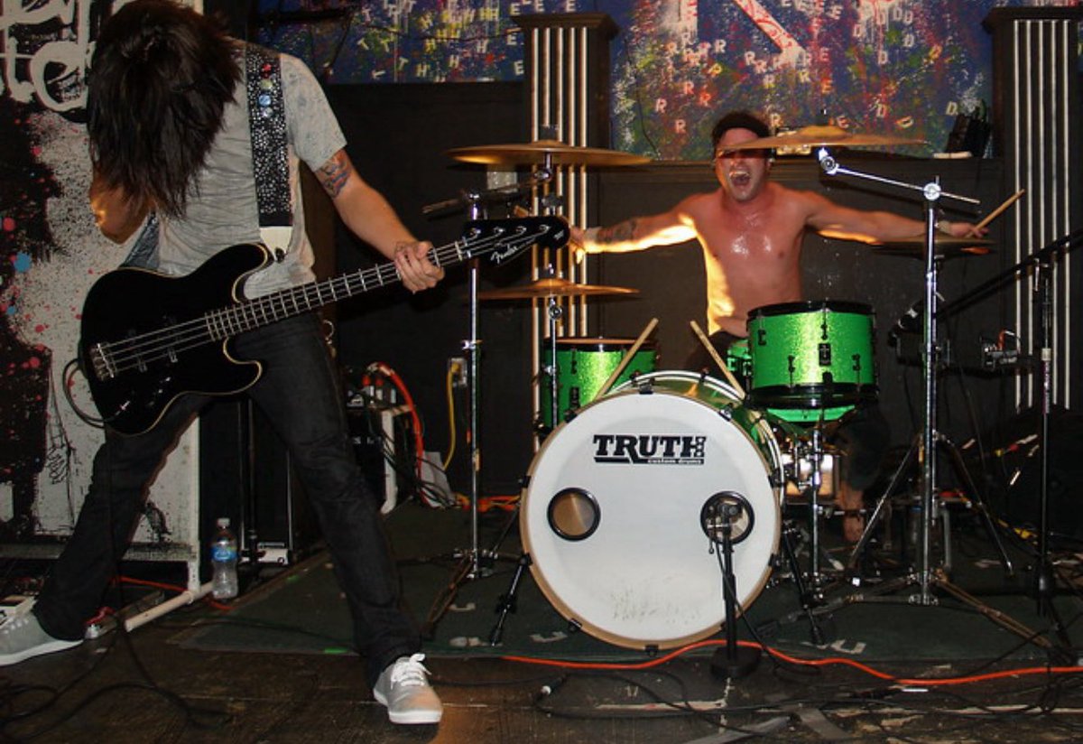 T E L L E tweet media