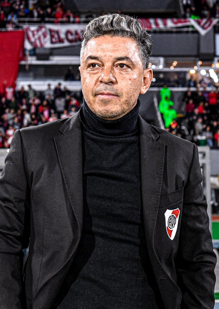 AtaqueFutbolero's tweet photo. 🇦🇷🔋 River le ganó 2-1 a Estudiantes en La Plata y suma 12 PARTIDOS CONSECUTIVOS SIN PERDER.

⚠️ Hoy es el LÍDER de la Zona B del Clausura, de la Tabla Anual, y está en CUARTOS de Libertadores y Copa Argentina.

La última derrota fue ante Inter de Milán en el Mundial de Clubes. 🔙