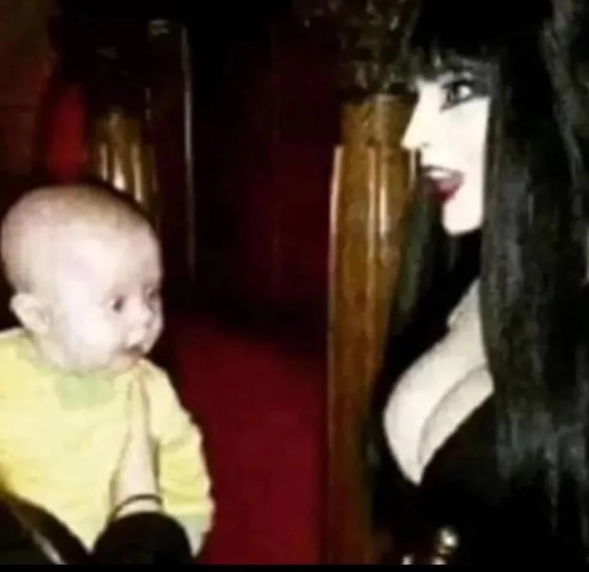 yo cada vez que veo una minita tipo akriila/regia oficial/chana/gotica/gordibuena/flaquita/kuromi/aesthetic