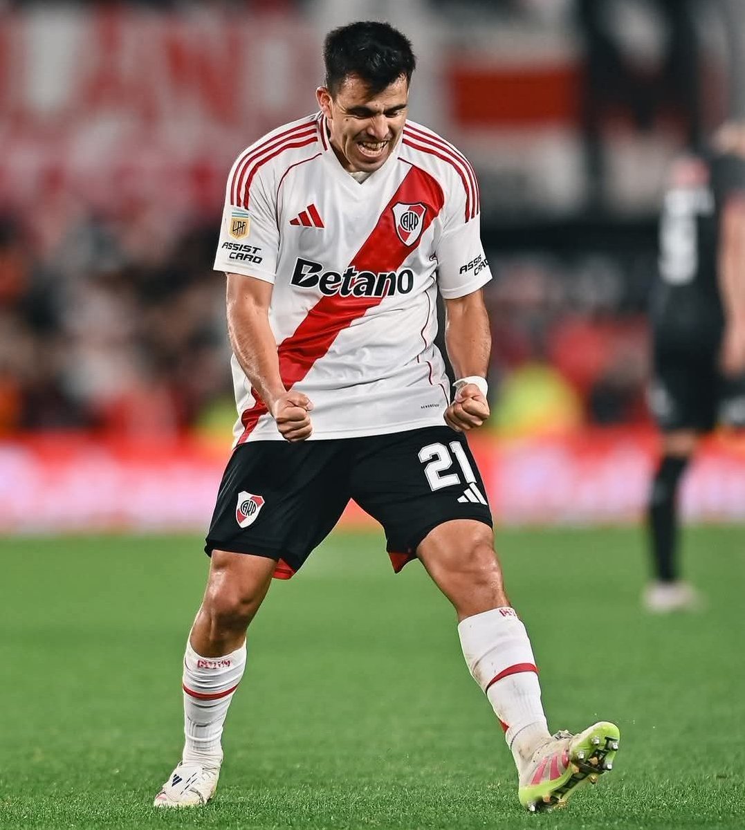 Marcos Acuña es el mejor jugador del continente, podría estar jugando en cualquier equipo de Europa. 500 escalones arriba de cualquier jugador del fútbol Argentino.