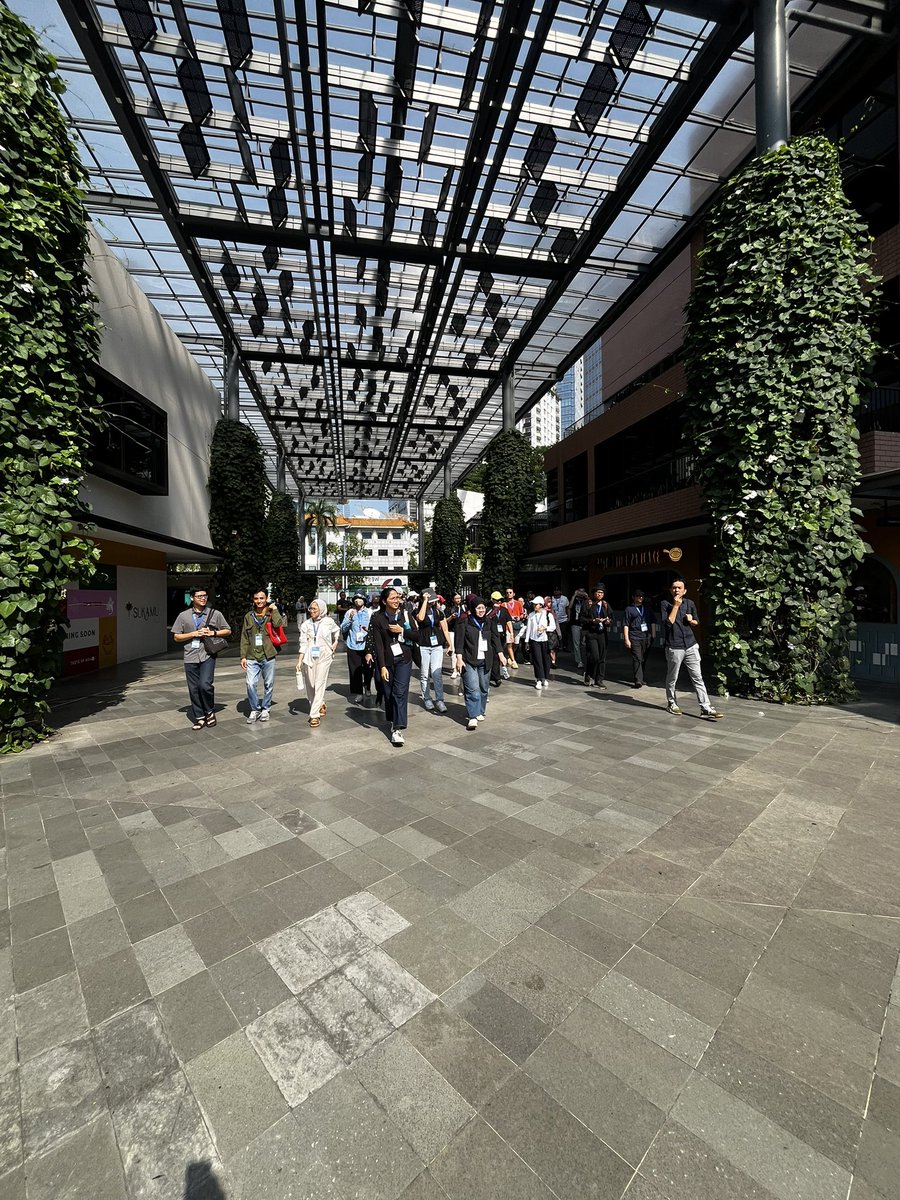 erlanggabaskara's tweet photo. From the ground up CTBUH Global Walks 2025 #CTBUHwalks #jakarta @CTBUH 

One Satrio by PDW https://t.co/4YKnP7CWL6