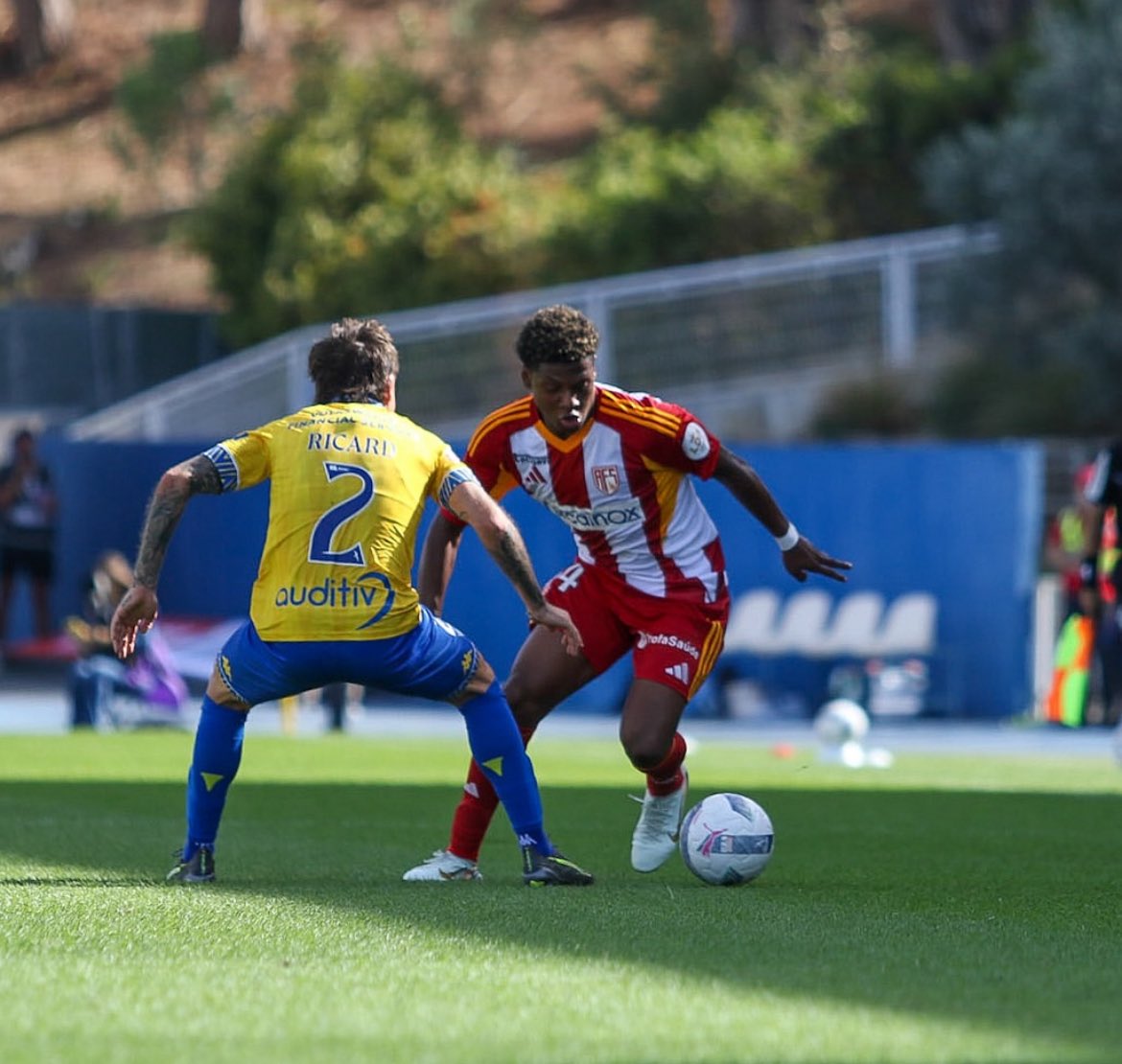 CanteraColombia's tweet image. 🇵🇹DEBUTANTE⚽️
#Portugal

Oscar Perea (19) debutó con el AFS de la primera división de Portugal. Derrota 3-1 ante Estoril.

Prestado por el Racing Strasbourg 🇫🇷 esperamos que tenga los minutos que busca.

Próximamente el mundial sub-20

#Colombia #AFS #France