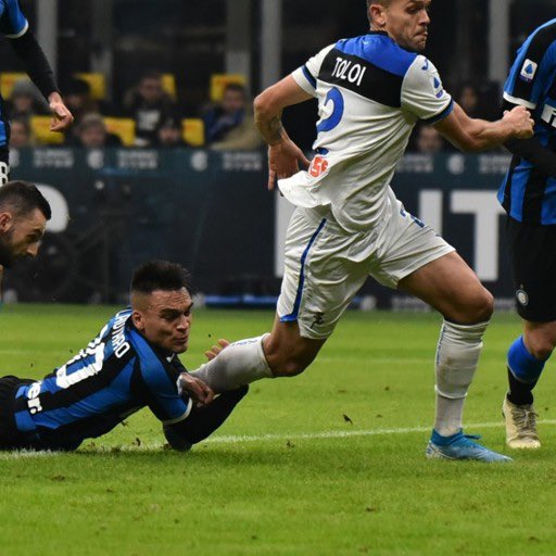 Ale_nurse84's tweet image. Vi prego, continuate a lamentarvi. 
Non mollate! 
Siete dolcissimi! 🤡 🎪 
#anala #Rattazzifumanti #JuveInter #Juventus