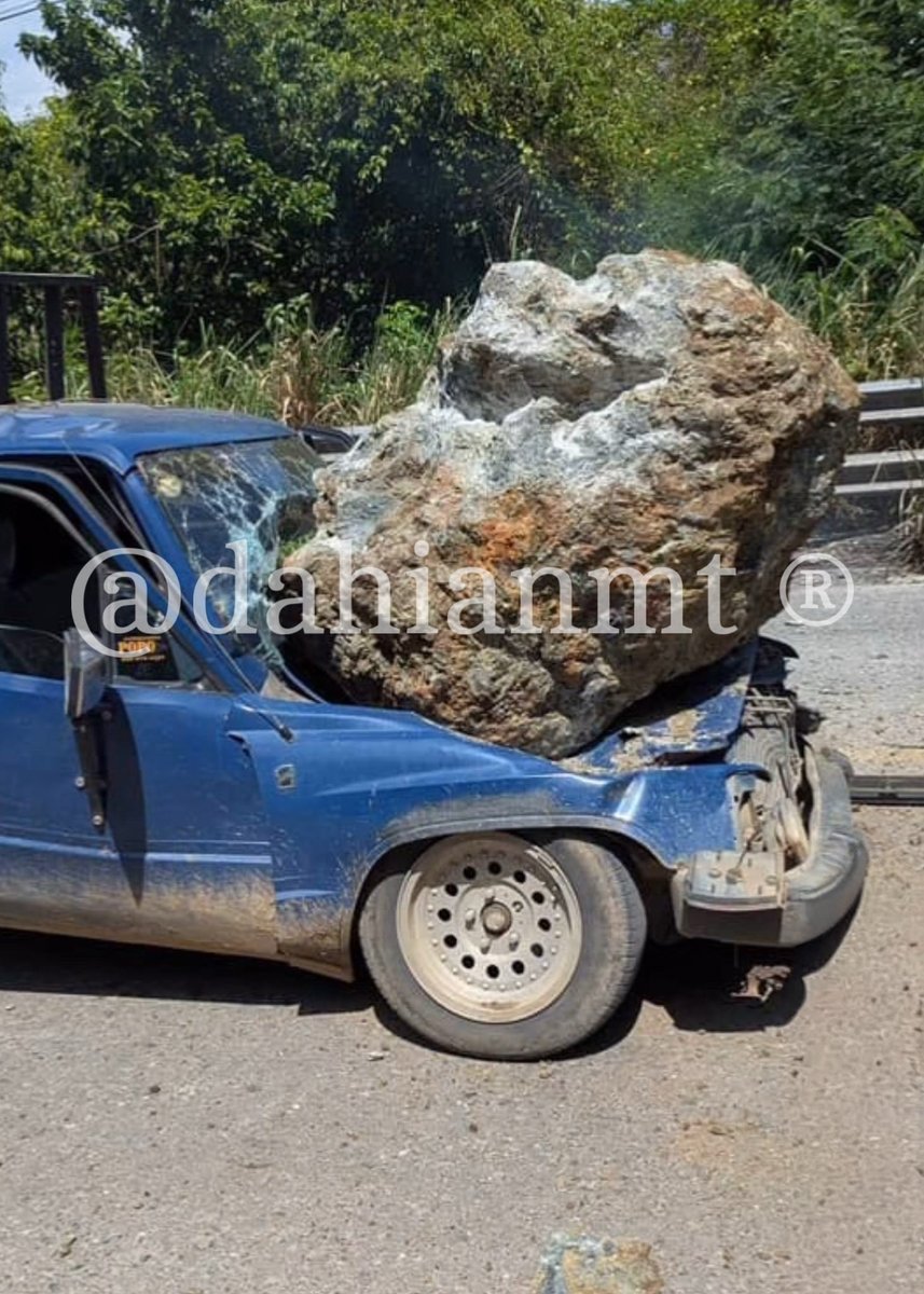 Negligencia total en la reconstrucción de la carretera La Vega - Jarabacoa. Cc ⁦<a href="/de_mopc/">Gestión De Riesgos MOPCRD</a>⁩ ⁦<a href="/PresidenciaRD/">Presidencia de la República Dominicana</a>⁩ ⁦<a href="/donfelixspm/">Félix Victorino</a>⁩ ⁦<a href="/gentetuya/">José Gutiérrez</a>⁩ ⁦<a href="/RamontolentinoT/">Ramon Tolentino</a>⁩ ⁦<a href="/RDSomosPueblo/">Somos Pueblo Media</a>⁩ ⁦<a href="/AmbienteRD/">Ministerio de Medio Ambiente RD</a>⁩ ⁦<a href="/RDMOPC/">Ministerio de Obras Públicas y Comunicaciones</a>⁩