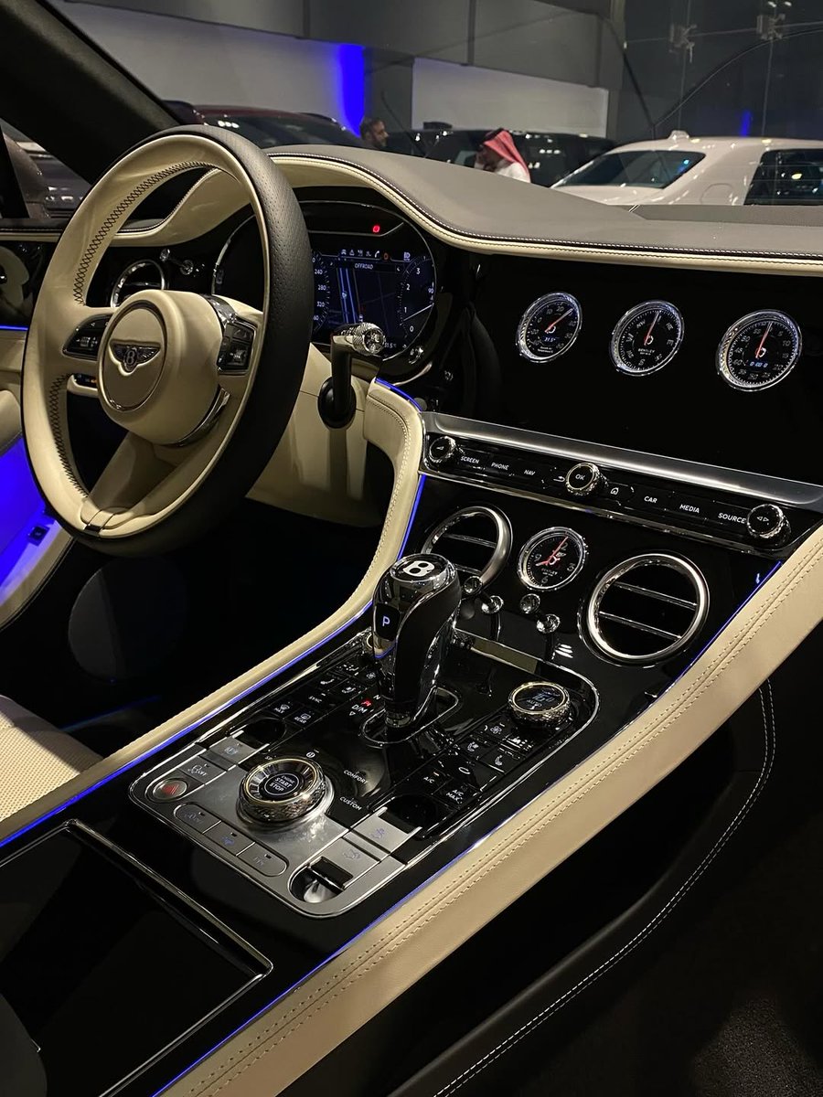 nocarcontext's tweet photo. Bentley Continental GT S 🩶🩶 https://t.co/QhLAn3XOhk