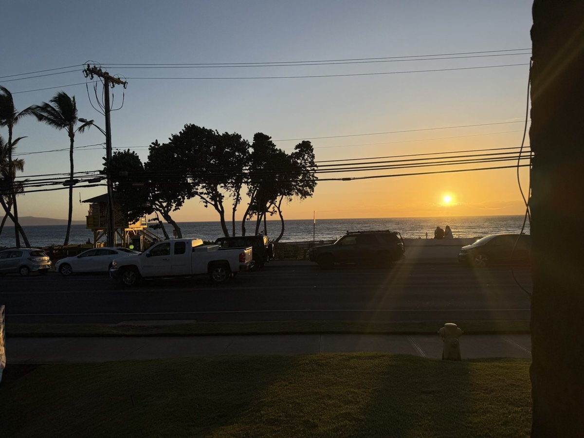 shelllkell's tweet image. First week officially living in Hawaii !!!! And already secured a job &amp;lt;3