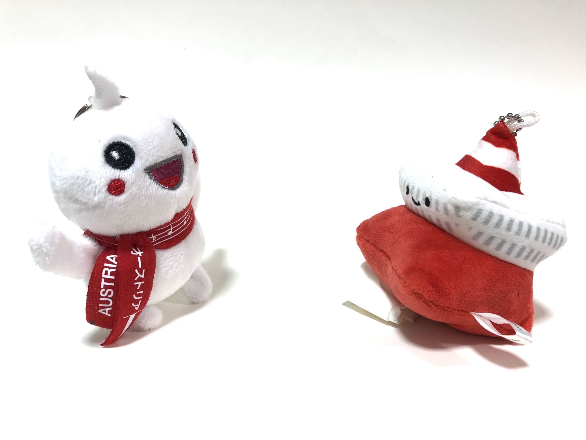 関西万博 EXPO2025<オーストリア館 赤白赤 アカシロアカ キーホルダー> 関西万博 EXPO2025オーストリア館 赤白赤 アカシロアカ キーホルダー