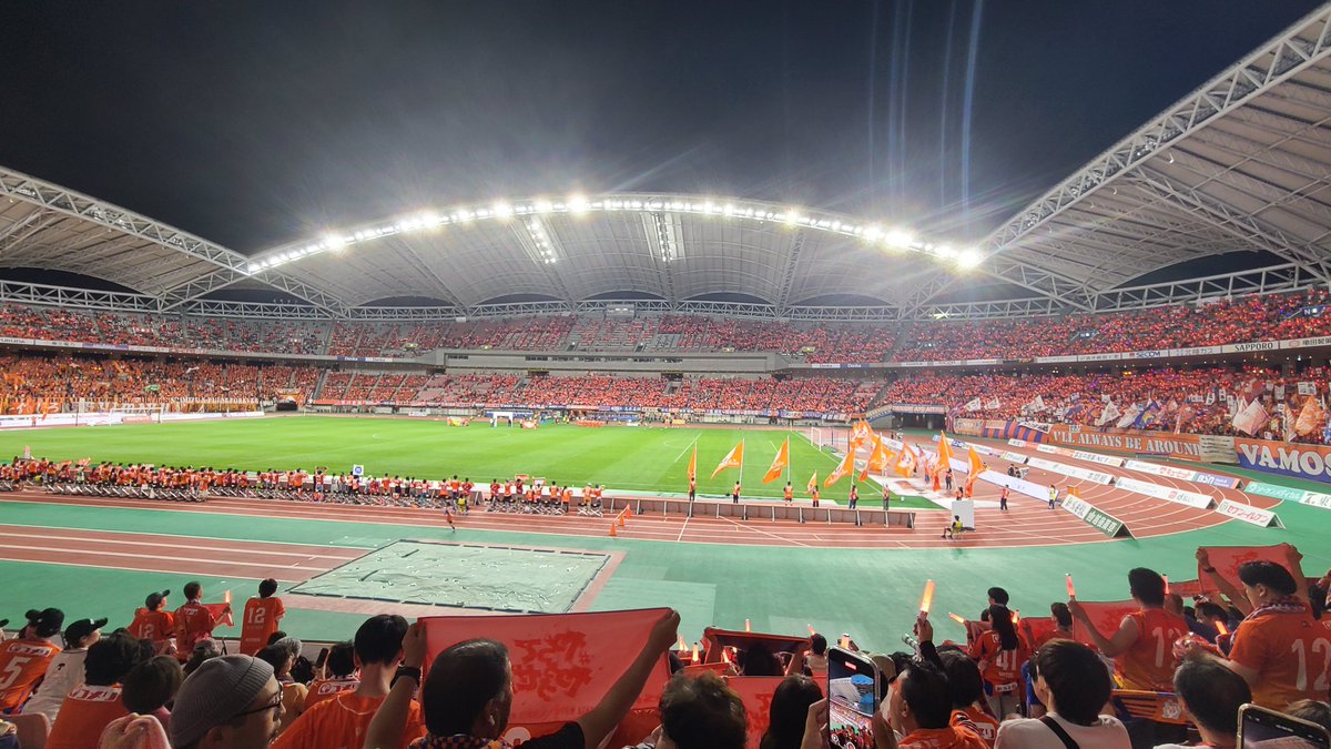 これだけのサポーターが信じて毎回応援に来るんだけどなー
毎試合ため息に包まれるビッグスワン。
アルビを応援する=悲しくなる
これが一番つらいよね。#albirex