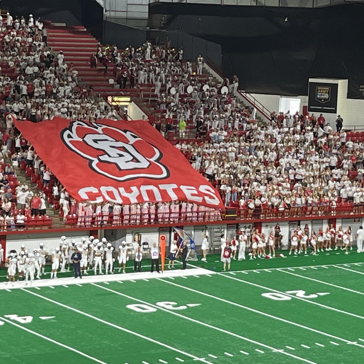 Logan Becker tweet media