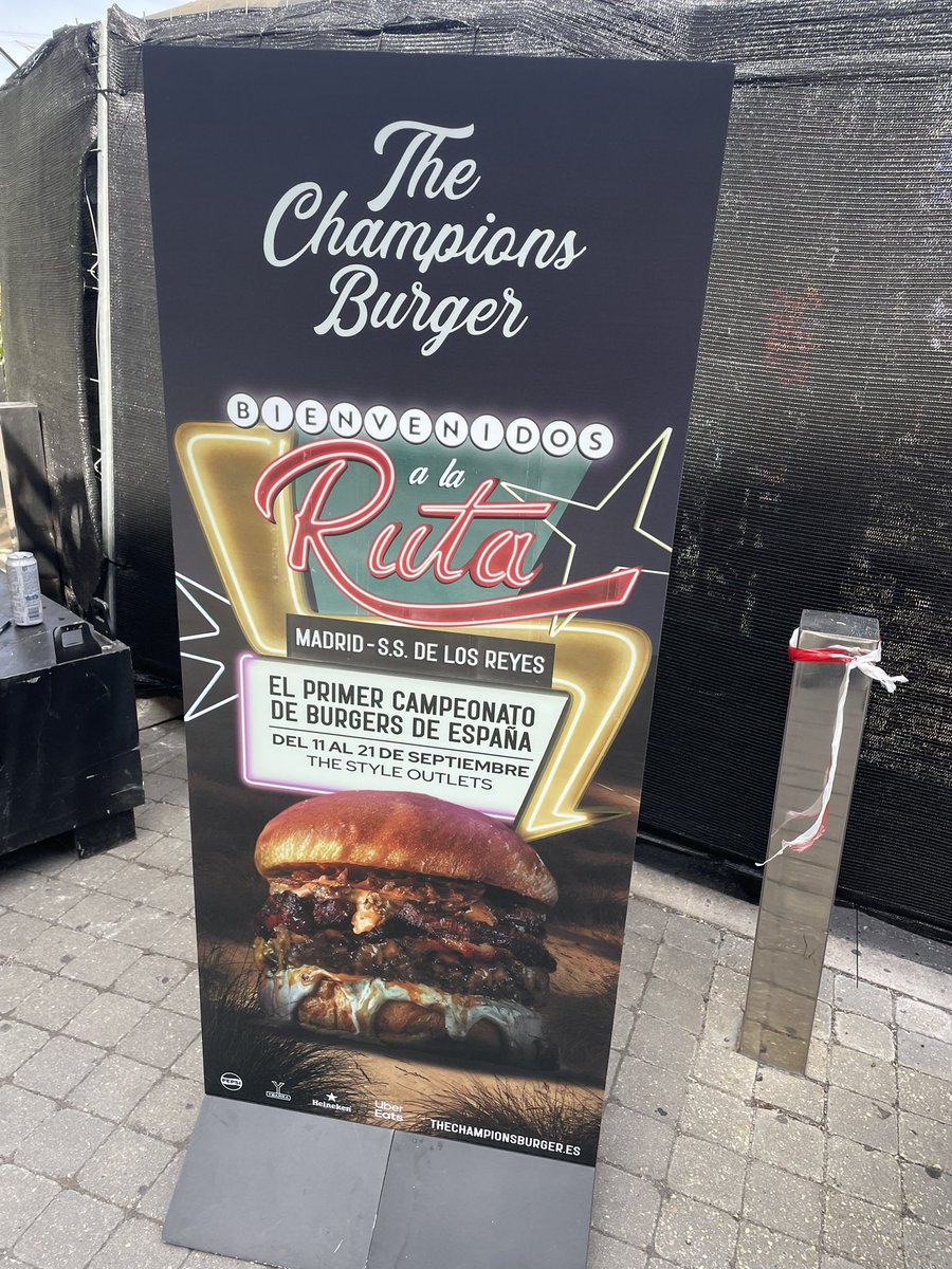 jpiedrahita's tweet image. Mira que hay #marcas de #burgers que no paran de aparecer, y ahora también de competir en esta muy visitada burger champions (apoyo by @ubereats_es) en nuestro norte madrileño. Pues nada, es sábado, se va y se cubre para la audiencia.