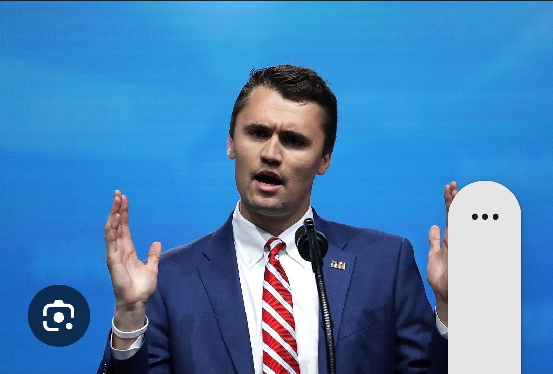 🇺🇸 Amor a la patria  
Defendió a EE.UU. con orgullo.  
No por perfección, sino por promesa.  
La libertad vale la pena, incluso cuando cuesta.