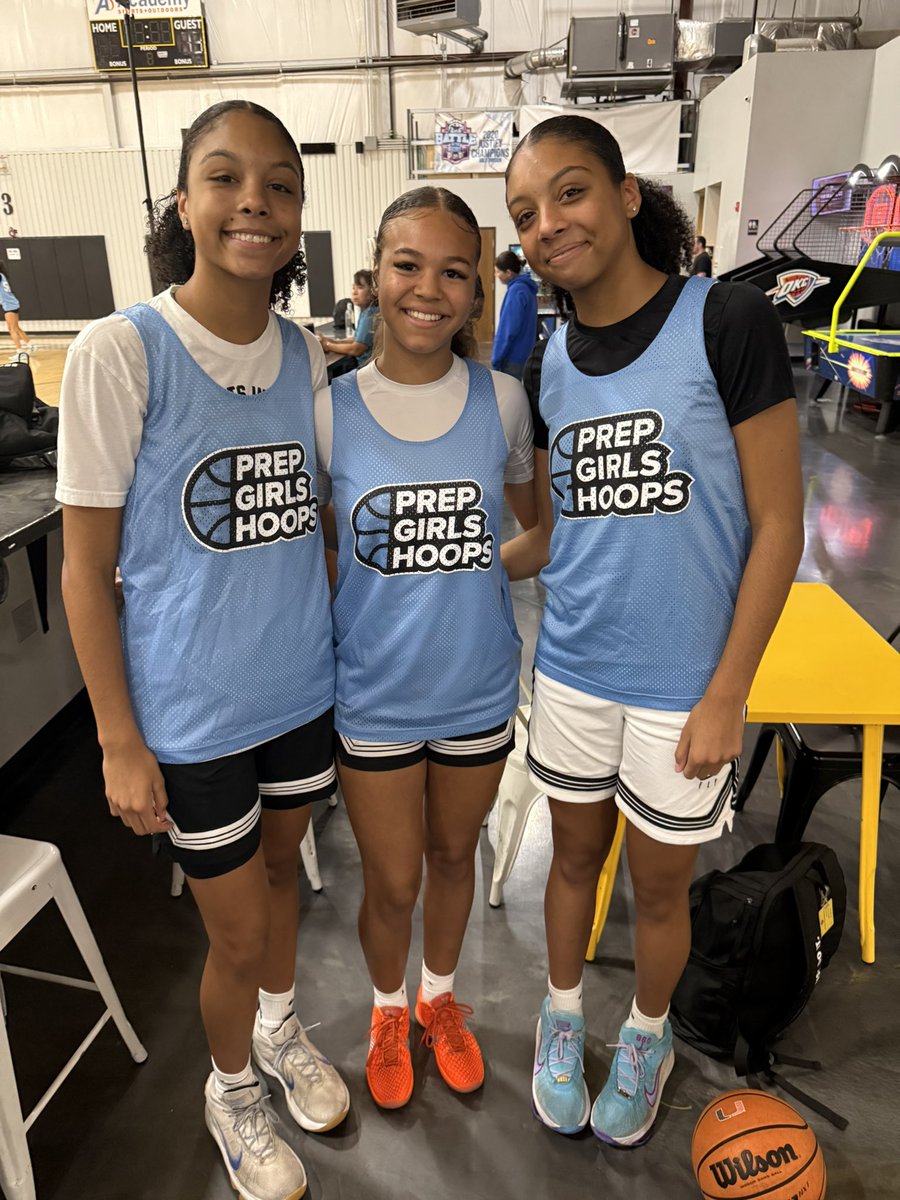 Straight love 🩵 &amp; Hoops ☄️at the <a href="/PGHOklahoma/">Prep Girls Hoops Oklahoma</a> Expo today 🙌🏽

<a href="/coachjvick1/">Coachjvick (new)</a> <a href="/abovelinehoops/">Abovethelinehoops</a> <a href="/HighKeeping/">keep it 💯High School Sports</a> <a href="/PrepGirlsHoops/">Prep Girls Hoops 🏀</a> <a href="/AzariahWoodruff/">Azariah Woodruff</a> <a href="/CoachTaylor_J/">Taylor Johnston</a>