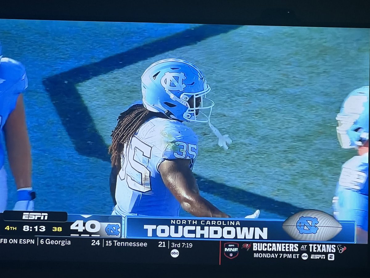 Jacksonville’s ⁦<a href="/reallju/">Juju June</a>⁩ balling today for North Carolina.