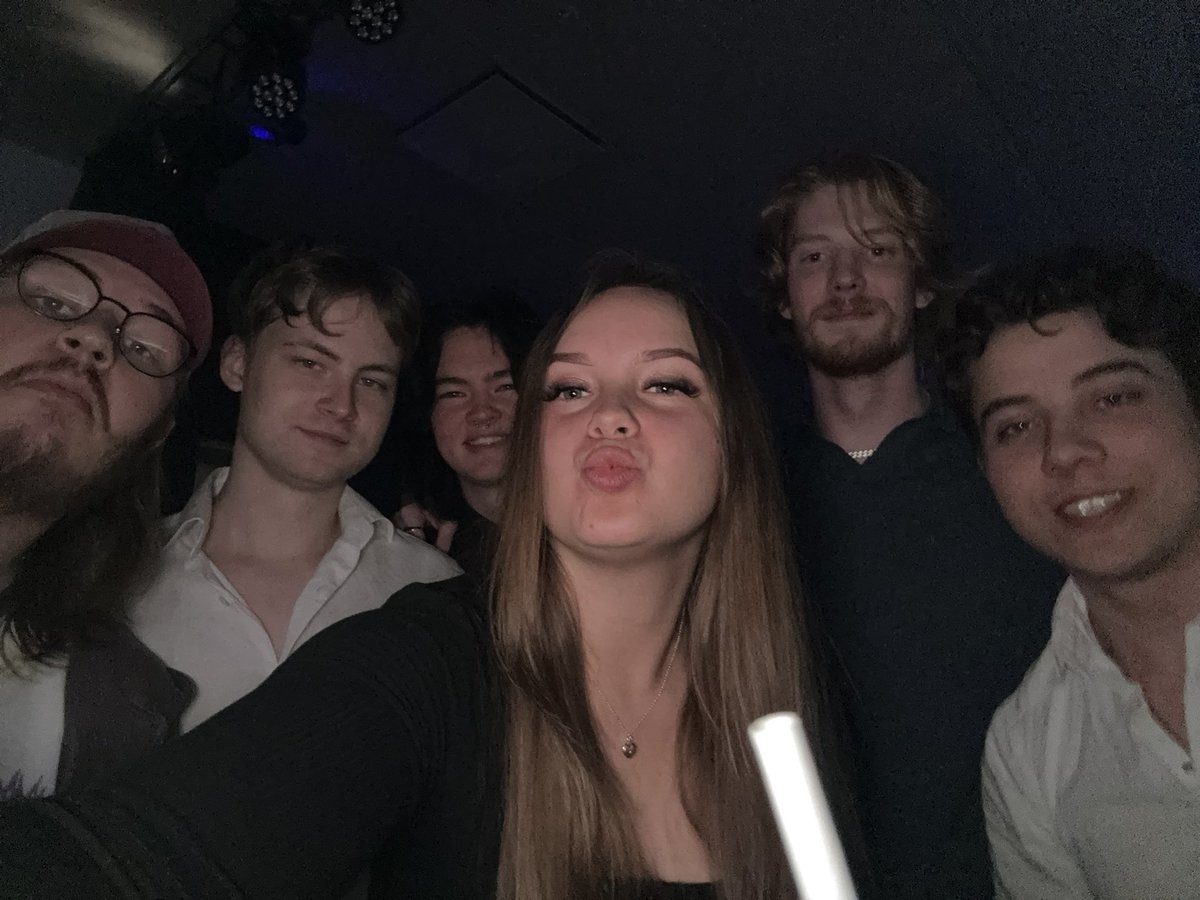 Lite firande efter dagens match mot brute academy som slutade i 2-1 tillsammans med det bästa laget man någonsin kan ha <a href="/discoskridsko/">DiscoSkridsko</a> <a href="/L1ndfors/">Lindfors</a> <a href="/pulvercs/">pulver</a> <a href="/CHiTO1_/">CHiTO1</a> <a href="/torcoolcs2/">tor</a>