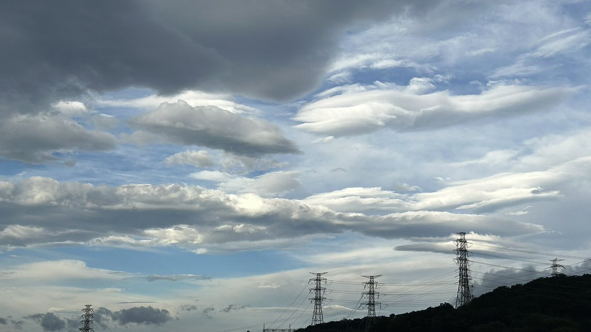 Sincere25892171's tweet photo. 6:00 a.m.
神奈川県秦野市蓑毛地区
朝のお散歩より
いつもより暖かく感じる朝です
3枚目。。。小蓑毛地区からの眺め
#HADANO #秦野市情報 #自然 https://t.co/eTwIzfoLI4