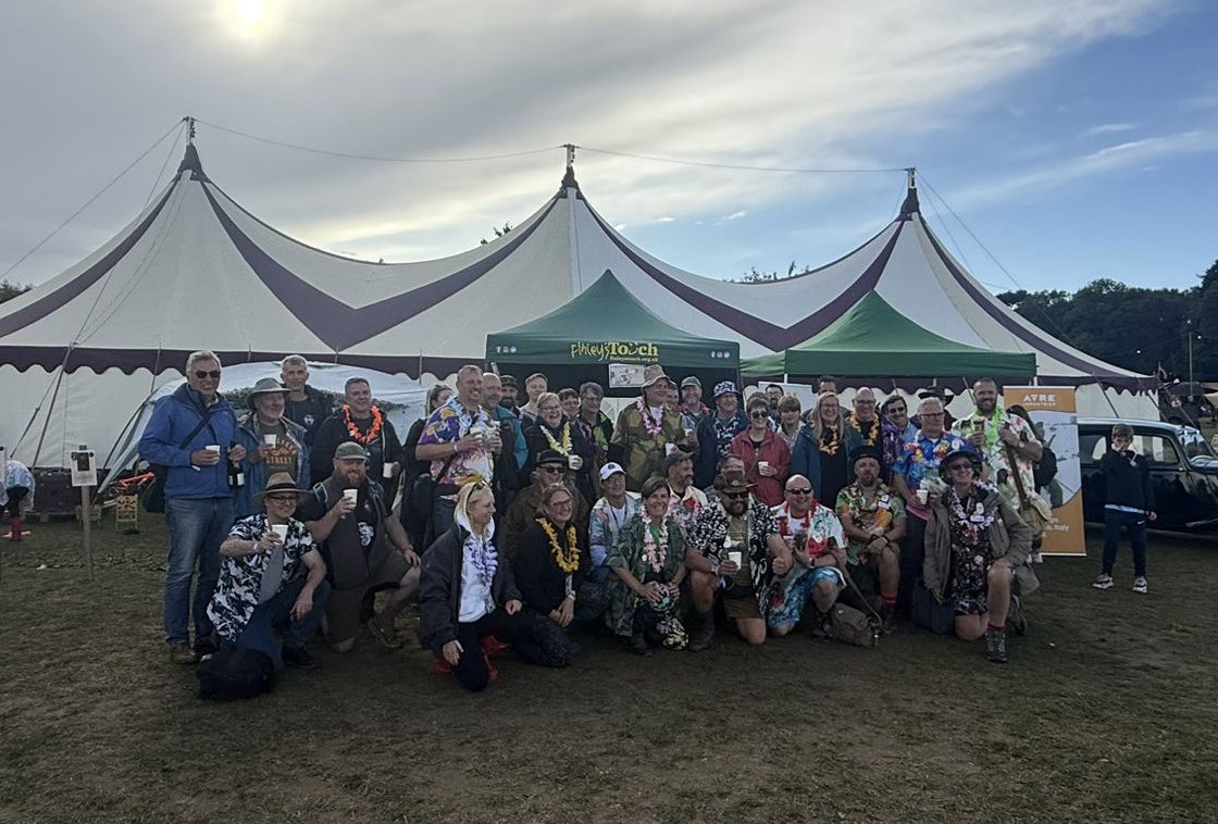 wtbattlefields's tweet photo. After raising over £1500 on the Bristol IC sponsored walk for @FinleysTouch it was great to meet other members of the @WeHaveWaysPod IC today, including our CO @almurray - and to celebrate what we have achieved together by way of sponsorship and donations 🥂 https://t.co/ymUMYNm4Sq