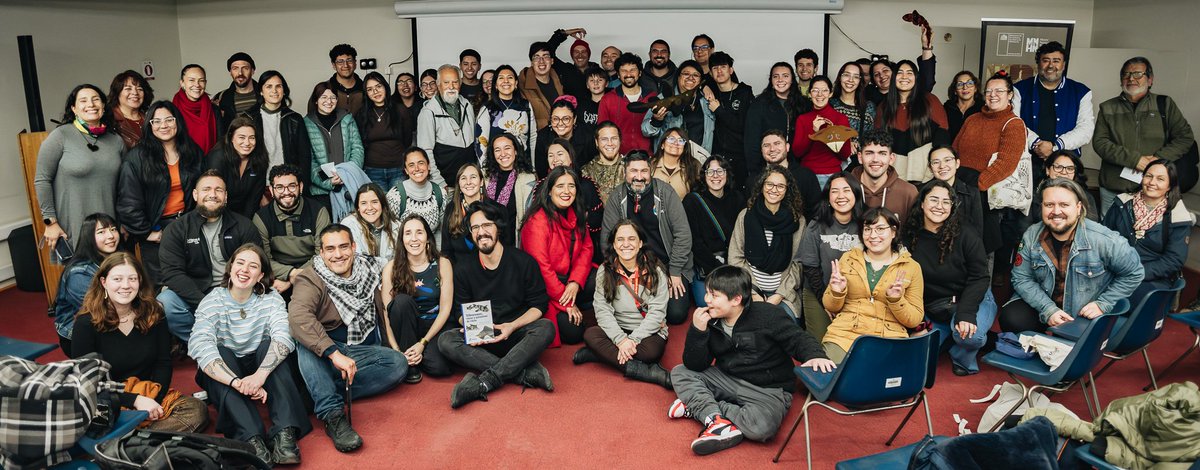 "Presentan en el Museo Nacional de Historia Natural el libro Tiburones, rayas y quimeras de Chile" 
 <a href="/CarolinaJZagal/">Dra. Carolina J. Zagal</a>
aqua.cl/presentan-en-e…

#tiburonesdechile 
#oceanosfera 
#porunoceanovivo 
#carolinajzagal