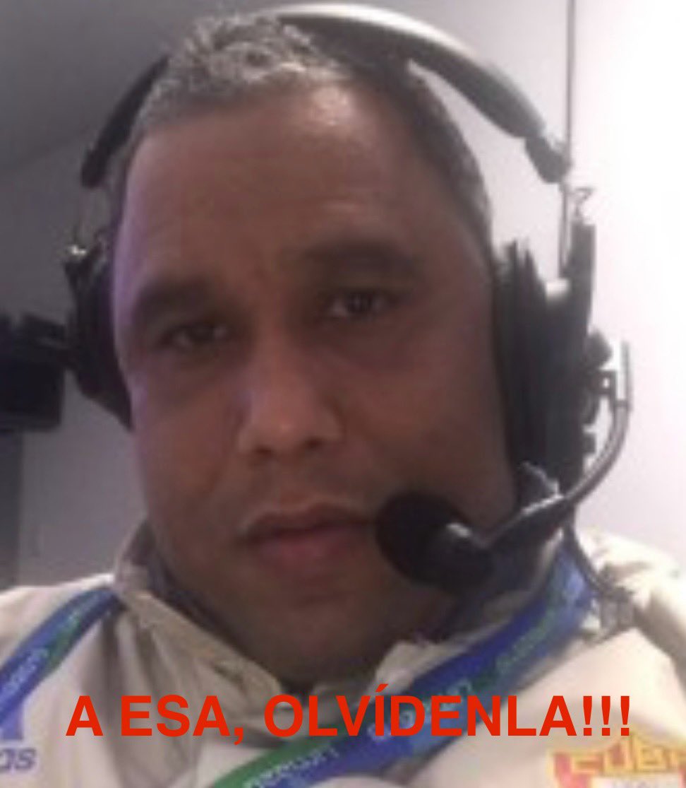 Mi hermana: alguien que se jode de la cabeza tiene arreglo?

Yo: bueno si te refieres a locura hay pastillas y tratamientos para…

Mi hermana: ojalá ir a un concierto de Britney Spears 🙂

Yo: