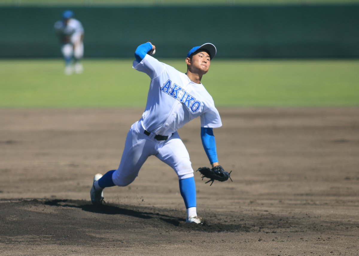 sisinji's tweet image. 第77回秋季東北地区高等学校野球秋田県大会   
さきがけ八橋球場            
秋田工業高校対秋田南高校     

秋田工業高校　　    

小玉　暖人  (2年　泉中学校）
白鳥　旺汰（2年　城南中学校）

 #質実剛健 
#金砂ブルー