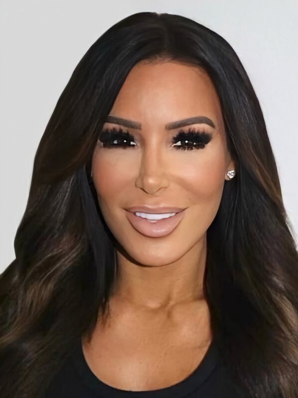 A top Las Vegas stripper has filed a motion to dismiss a lawsuit from an Arkansas businessman who claims she defrauded him out of more than $2.1 million over a 10-year relationship.

The man is suing her for $38.5 million in compensatory and punitive damages. (📸 Jim Jimmerson)