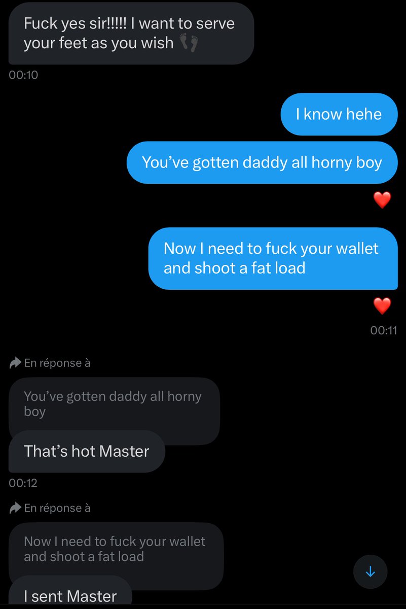 YourMasterLogan's tweet photo. I use my dumb foot loving ATM on the daily. He can’t keep himself from dispensing cash for my stinky feet  🦶 🤑 https://t.co/101hQNPgNY