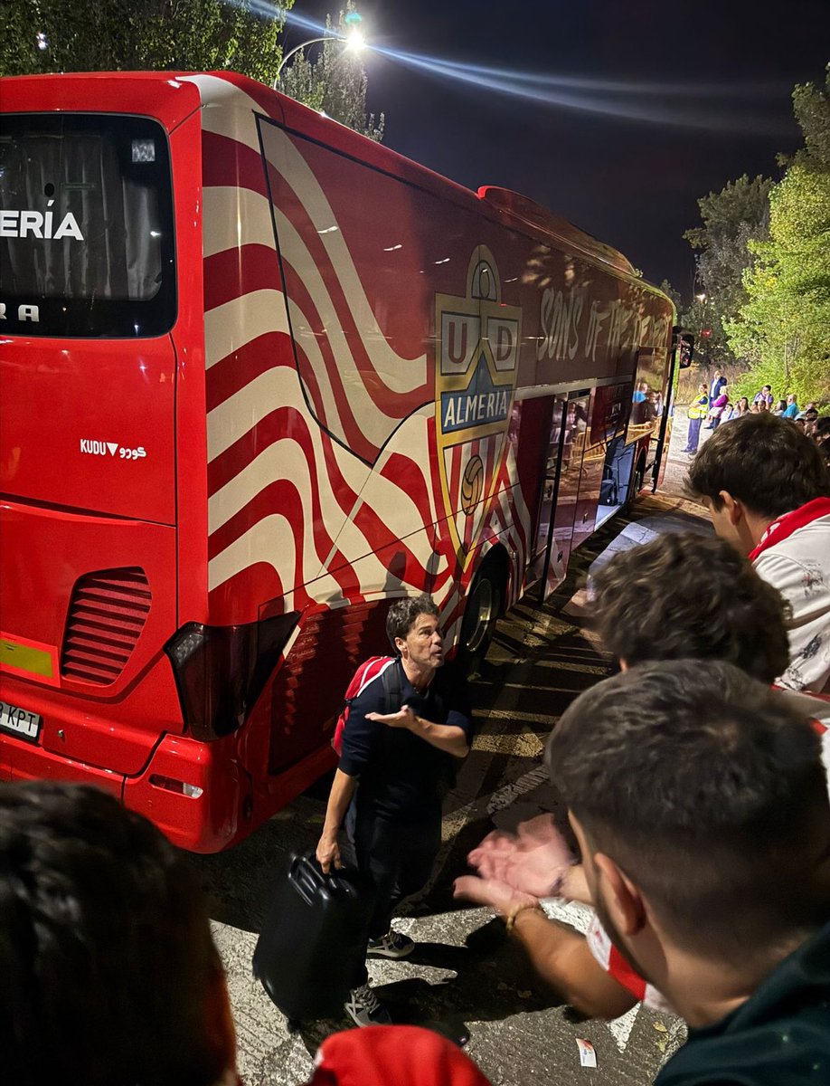 Honor. Gente con con cojones. Vete ya.