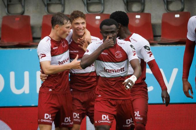 FootballGoats97's tweet image. 📷 YANNICK CAPPELLE (22) – Zulte Waregem – Left Back
📷 7 GAMES - 2 G/A
📷 Zulte Waregem 2 - 0 OH Leuven
Yannick Cappelle scored his first goal of the season and Man of the Match today against OH Leuven.
📷 A young talent to watch closely
#nextgen | #zultewaregem | #ProLeague