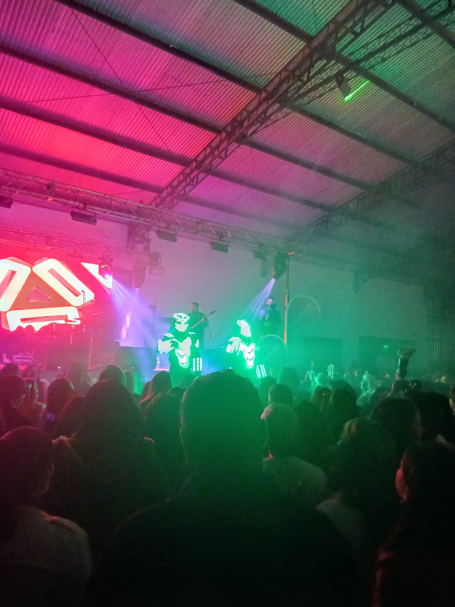 telma_martines's tweet photo. #11deSeptiembre Acompañamos a intendenta @marisafassi en la Fiesta de la Educación que reunió a mas de mil trabajadores de las instituciones educativas. 
Docentes y auxiliares son la columna vertebral de nuestras escuelas y su labor merece ser reconocida.  
@FGBuenosAires https://t.co/LuuXNfo4rK