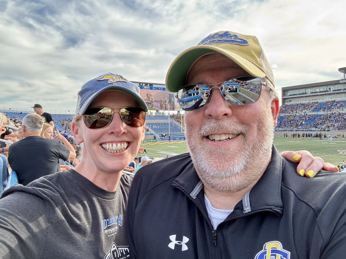 ShellyBayer's tweet photo. #BlackOut! 🥵 #GoJacks https://t.co/74MAJCvuEy