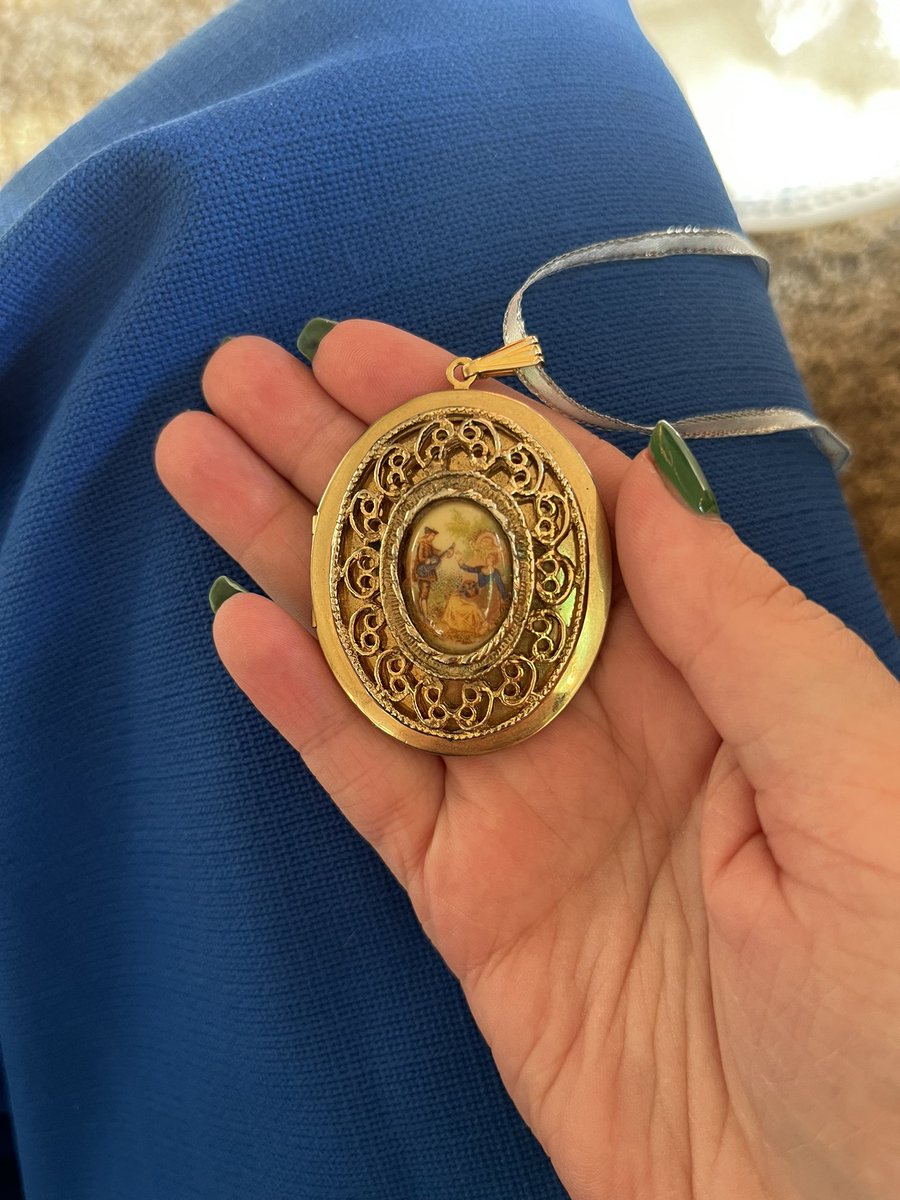 SoapyWithaSword's tweet photo. Spirk locket now has a sibling https://t.co/32AFzqQwpN