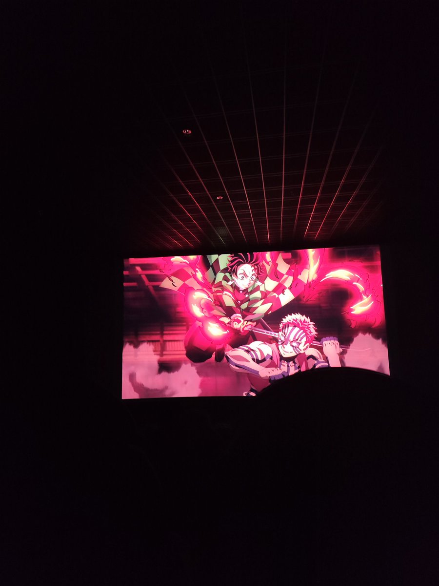 No soy muy fan de Kimetsu no Yaiba, pero la peli ha sido brutal! Me ha encantado, y me dejó con lagrimillas en los ojos🥹