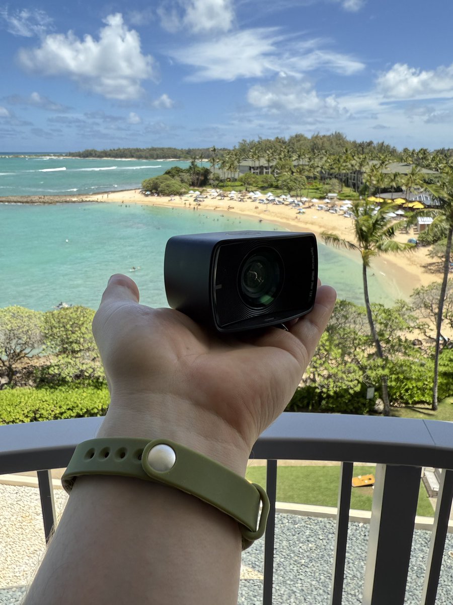 Just did a little stream from Hawaii! 

Never go anywhere without an <a href="/elgato/">Elgato</a> Facecam! It isn't my Facecam 4k but I didn't want to risk it! 

#ElgatoPartner