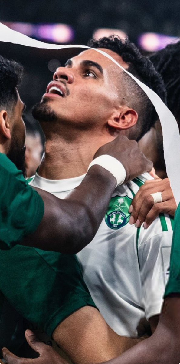 #الأهلي_الاتفاق 
 #الهلال_القادسيه

بكرة يطلع مع محطة برازيلية وبيذكر انه تعرض لرمي باليدين والحكم والفار ساكتين
تمام مثل ماذكر محرز بأنه غير محمي بالتحكيم مثل ميسي والدون
فيقا تحدث لقناة اسبانية عن اصابته الشنيعة اللي لم يتخذ الحكم والانضباط تجاهها اي اجراء
رياضة ذي والا بلطجة؟