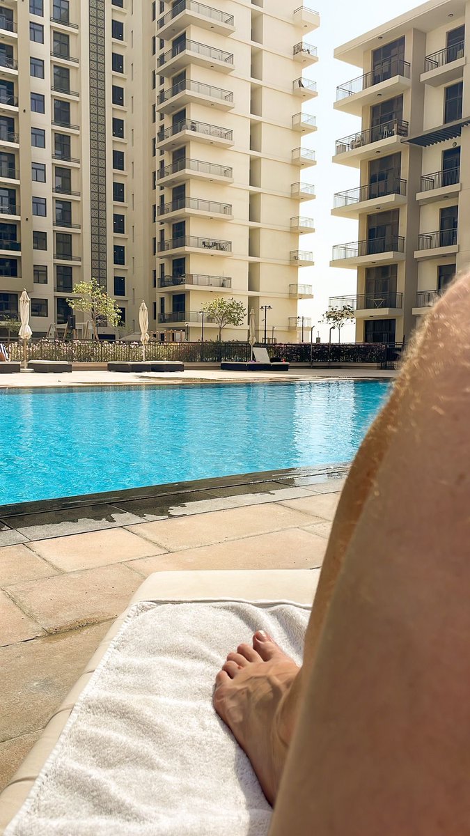 Das Wetter ist herrlich im September hier in Dubai. Es ist längst nicht mehr so heiß wie im letzten Monat. 

Jetzt wird reichlich Vitamin D getankt! Wer genießt auch diese milden Tage? #Dubai #DubaiWeather #September #VitaminD #DubaiLife