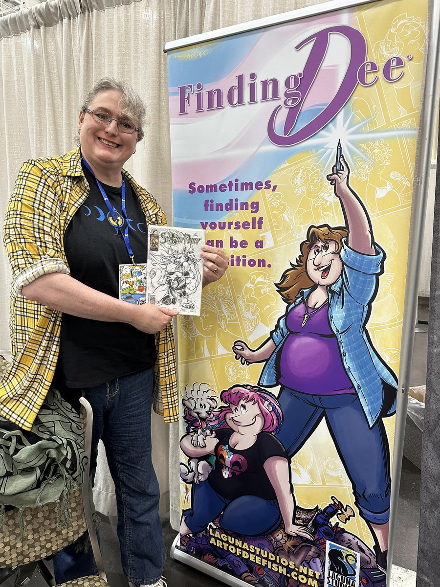 LoneWolfComics's tweet image. Great day at the ComiCon Erie! Thanks to everyone who stopped by to visit @RobMultari!